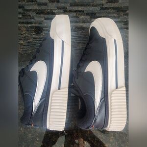 Women's Nike Court Legacy platform